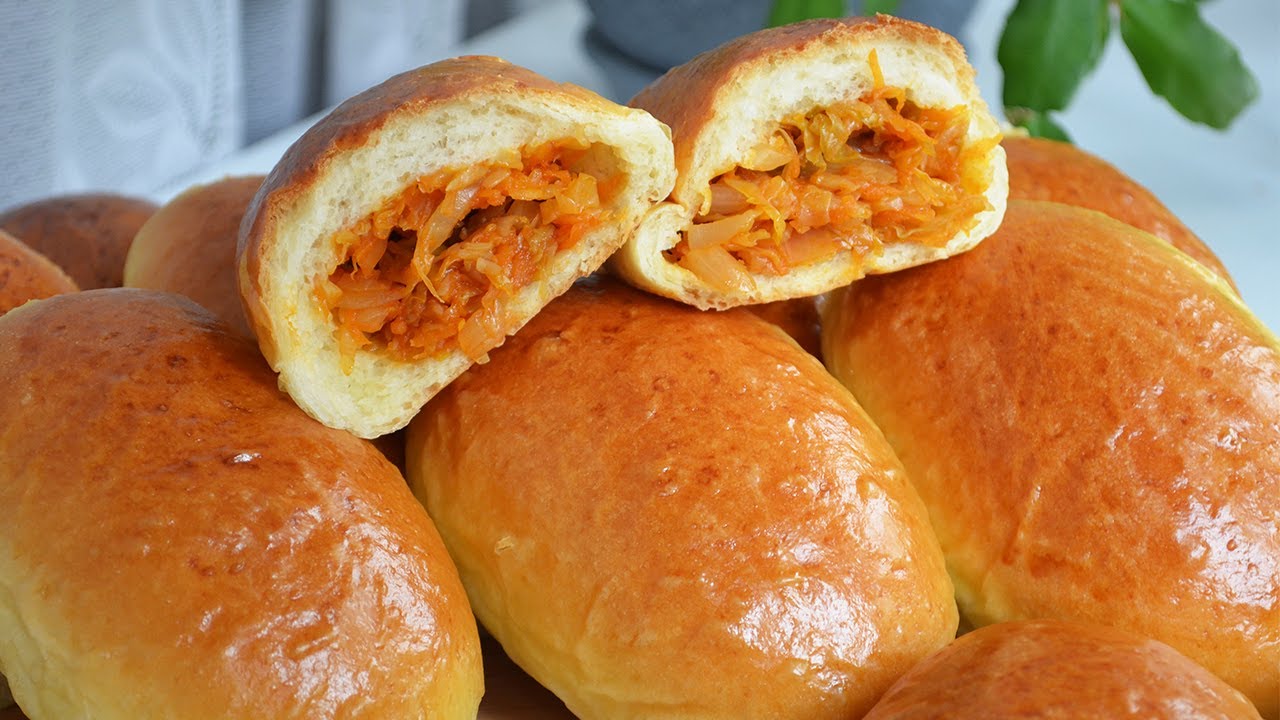 Pirozhok with cabbage